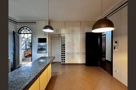 Casa à venda com 289m², 3 quartos e 2 vagas Casa à venda com 289m², 3 quartos e 2 vagasCozinha