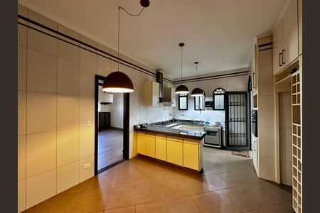 Casa à venda com 289m², 3 quartos e 2 vagas Casa à venda com 289m², 3 quartos e 2 vagasCopa