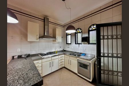 Casa à venda com 289m², 3 quartos e 2 vagas Casa à venda com 289m², 3 quartos e 2 vagasCozinha