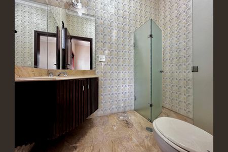 Casa à venda com 289m², 3 quartos e 2 vagas Casa à venda com 289m², 3 quartos e 2 vagasBanheiro Suíte 1