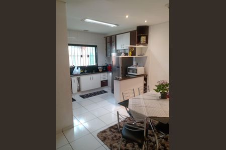 Casa à venda com 105m², 3 quartos e 5 vagasCozinha