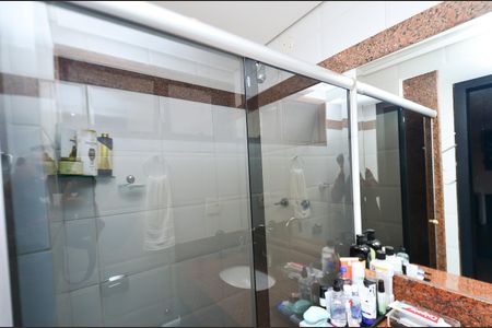 Apartamento à venda com 466m², 4 quartos e 5 vagasBanheiro da Suíte 2