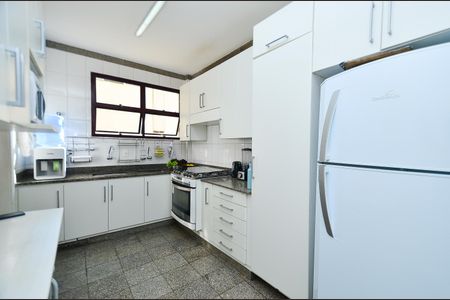 Apartamento à venda com 466m², 4 quartos e 5 vagasCozinha