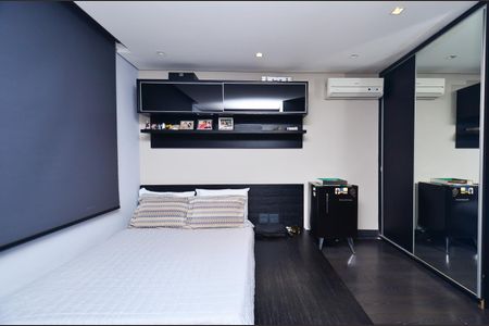 Apartamento à venda com 466m², 4 quartos e 5 vagasSuíte 2