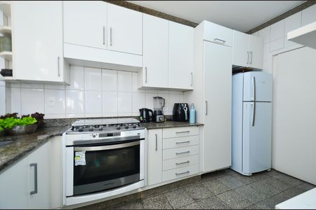 Apartamento à venda com 466m², 4 quartos e 5 vagasCozinha