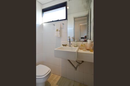 Apartamento à venda com 466m², 4 quartos e 5 vagasBanheiro de Serviço