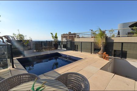 Apartamento à venda com 466m², 4 quartos e 5 vagasÁrea comum - Piscina