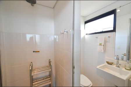 Apartamento à venda com 466m², 4 quartos e 5 vagasBanheiro de Serviço