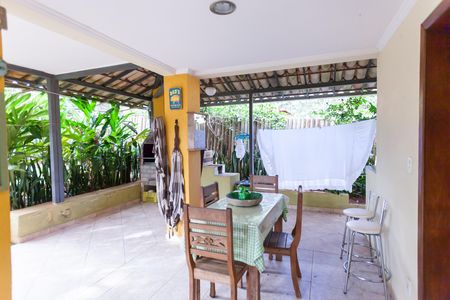 Casa de condomínio à venda com 263m², 3 quartos e 3 vagas Casa de condomínio à venda com 263m², 3 quartos e 3 vagasChurrasqueira
