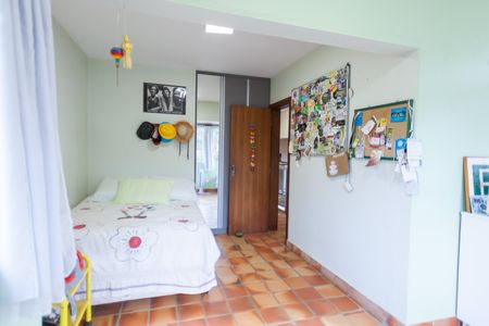Casa de condomínio à venda com 263m², 3 quartos e 3 vagas Casa de condomínio à venda com 263m², 3 quartos e 3 vagasQuarto 2
