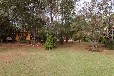 Casa de condomínio à venda com 263m², 3 quartos e 3 vagas Casa de condomínio à venda com 263m², 3 quartos e 3 vagasQuintal