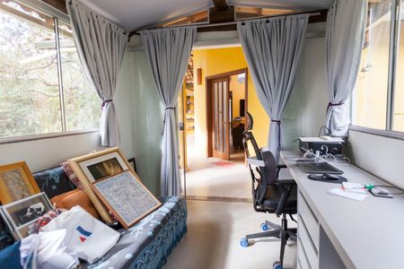 Casa de condomínio à venda com 263m², 3 quartos e 3 vagas Casa de condomínio à venda com 263m², 3 quartos e 3 vagasEscritório