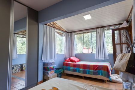 Casa de condomínio à venda com 263m², 3 quartos e 3 vagas Casa de condomínio à venda com 263m², 3 quartos e 3 vagasQuarto 1