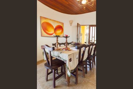 Casa de condomínio à venda com 263m², 3 quartos e 3 vagas Casa de condomínio à venda com 263m², 3 quartos e 3 vagasSala de Jantar