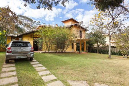 Casa de condomínio à venda com 263m², 3 quartos e 3 vagas Casa de condomínio à venda com 263m², 3 quartos e 3 vagasFachada