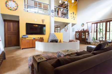 Casa de condomínio à venda com 263m², 3 quartos e 3 vagas Casa de condomínio à venda com 263m², 3 quartos e 3 vagasSala de TV