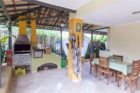 Casa de condomínio à venda com 263m², 3 quartos e 3 vagas Casa de condomínio à venda com 263m², 3 quartos e 3 vagasChurrasqueira