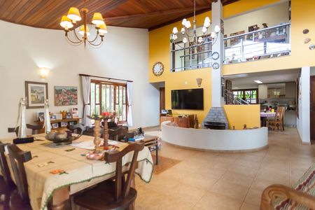 Casa de condomínio à venda com 263m², 3 quartos e 3 vagas Casa de condomínio à venda com 263m², 3 quartos e 3 vagasSala
