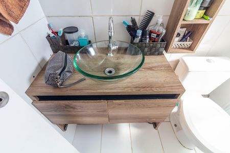 Casa à venda com 55m², 2 quartos e 2 vagas Casa à venda com 55m², 2 quartos e 2 vagasBanheiro da Suíte