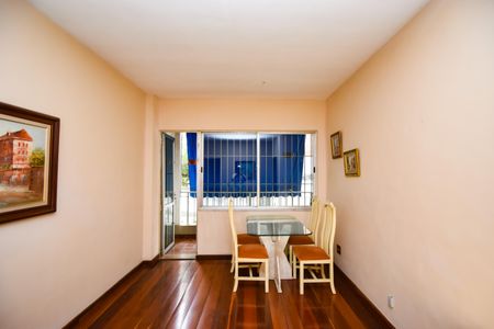 Apartamento à venda com 87m², 2 quartos e 1 vaga Apartamento à venda com 87m², 2 quartos e 1 vagaSala