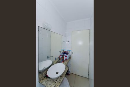 Apartamento à venda com 53m², 2 quartos e 1 vaga Apartamento à venda com 53m², 2 quartos e 1 vagaBanheiro