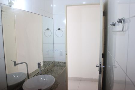 Apartamento à venda com 53m², 2 quartos e 1 vagaBanheiro 