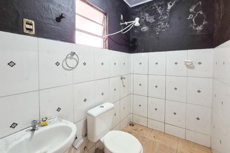 Banheiro social de casa para alugar com 1 quarto, 40m² em Batistini, São Bernardo do Campo