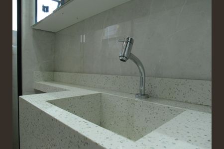 Apartamento à venda com 55m², 2 quartos e 1 vagaBanheiro Social