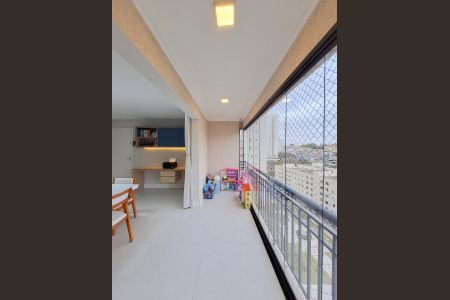 Apartamento à venda com 92m², 2 quartos e 2 vagas Apartamento à venda com 92m², 2 quartos e 2 vagasVaranda
