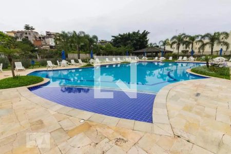 Apartamento à venda com 92m², 2 quartos e 2 vagas Apartamento à venda com 92m², 2 quartos e 2 vagasÁrea comum - Piscina