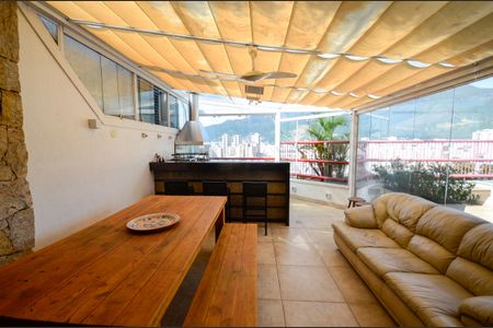 Apartamento à venda com 180m², 3 quartos e 2 vagasTerraço