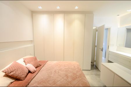 Apartamento à venda com 180m², 3 quartos e 2 vagasSuíte