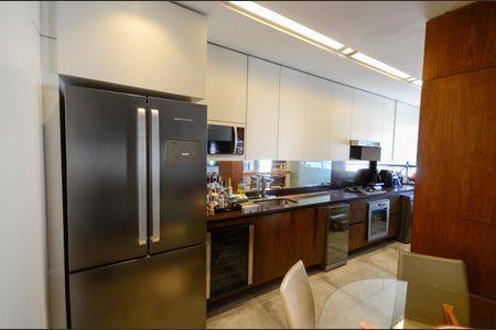 Apartamento à venda com 180m², 3 quartos e 2 vagasCozinha