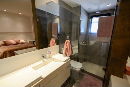 Apartamento à venda com 180m², 3 quartos e 2 vagasBanheiro da Suíte