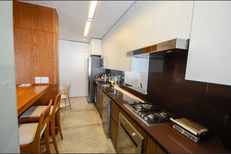 Apartamento à venda com 180m², 3 quartos e 2 vagasCozinha