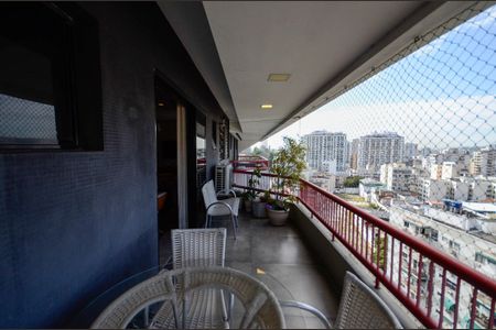 Apartamento à venda com 180m², 3 quartos e 2 vagasVaranda