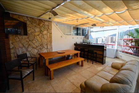 Apartamento à venda com 180m², 3 quartos e 2 vagasTerraço