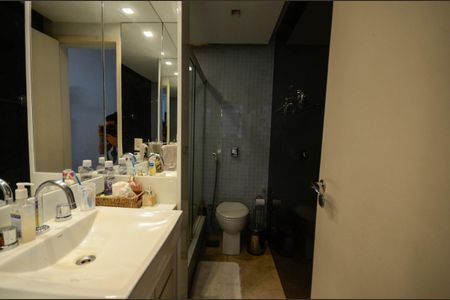 Apartamento à venda com 180m², 3 quartos e 2 vagasBanheiro 2