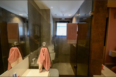 Apartamento à venda com 180m², 3 quartos e 2 vagasBanheiro da Suíte