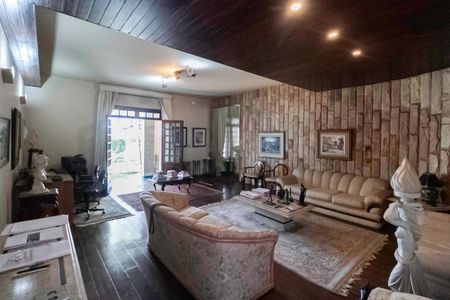 Casa à venda com 2000m², 7 quartos e 8 vagasSala 2