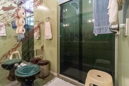 Casa à venda com 2000m², 7 quartos e 8 vagasBanheiro da suíte 3