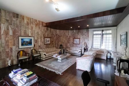 Casa à venda com 2000m², 7 quartos e 8 vagasSala 2