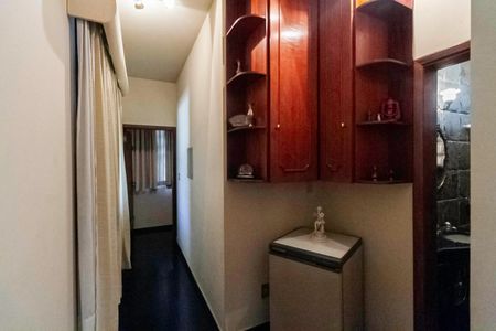 Casa à venda com 2000m², 7 quartos e 8 vagasCorredor