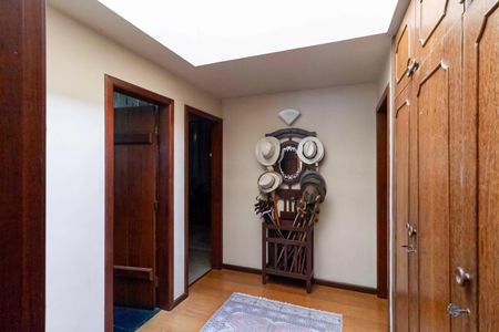 Casa à venda com 2000m², 7 quartos e 8 vagasCorredor