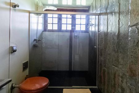 Casa à venda com 2000m², 7 quartos e 8 vagasBanheiro social