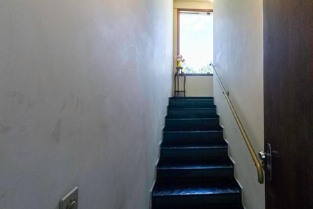 Casa à venda com 2000m², 7 quartos e 8 vagasEscada