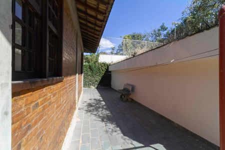 Casa à venda com 2000m², 7 quartos e 8 vagasQuintal