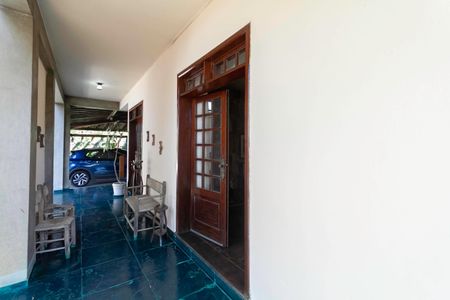 Casa à venda com 2000m², 7 quartos e 8 vagasEntrada