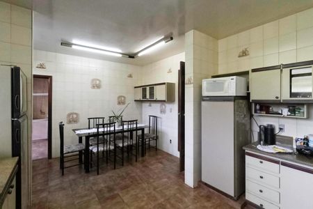 Casa à venda com 2000m², 7 quartos e 8 vagasCozinha