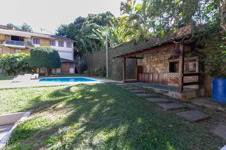 Casa à venda com 2000m², 7 quartos e 8 vagasQuintal